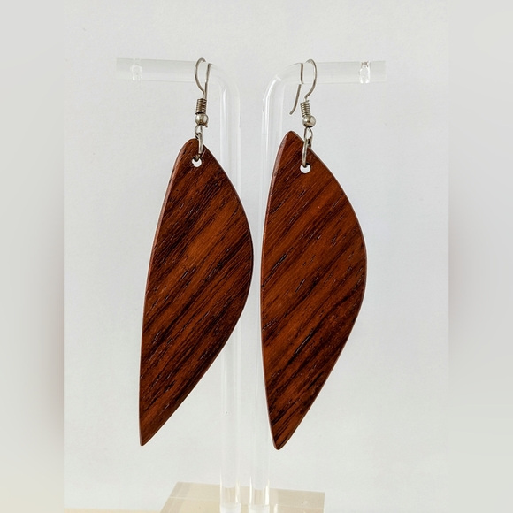 Handmade African wooden Earrings brown - Picture 4 of 4